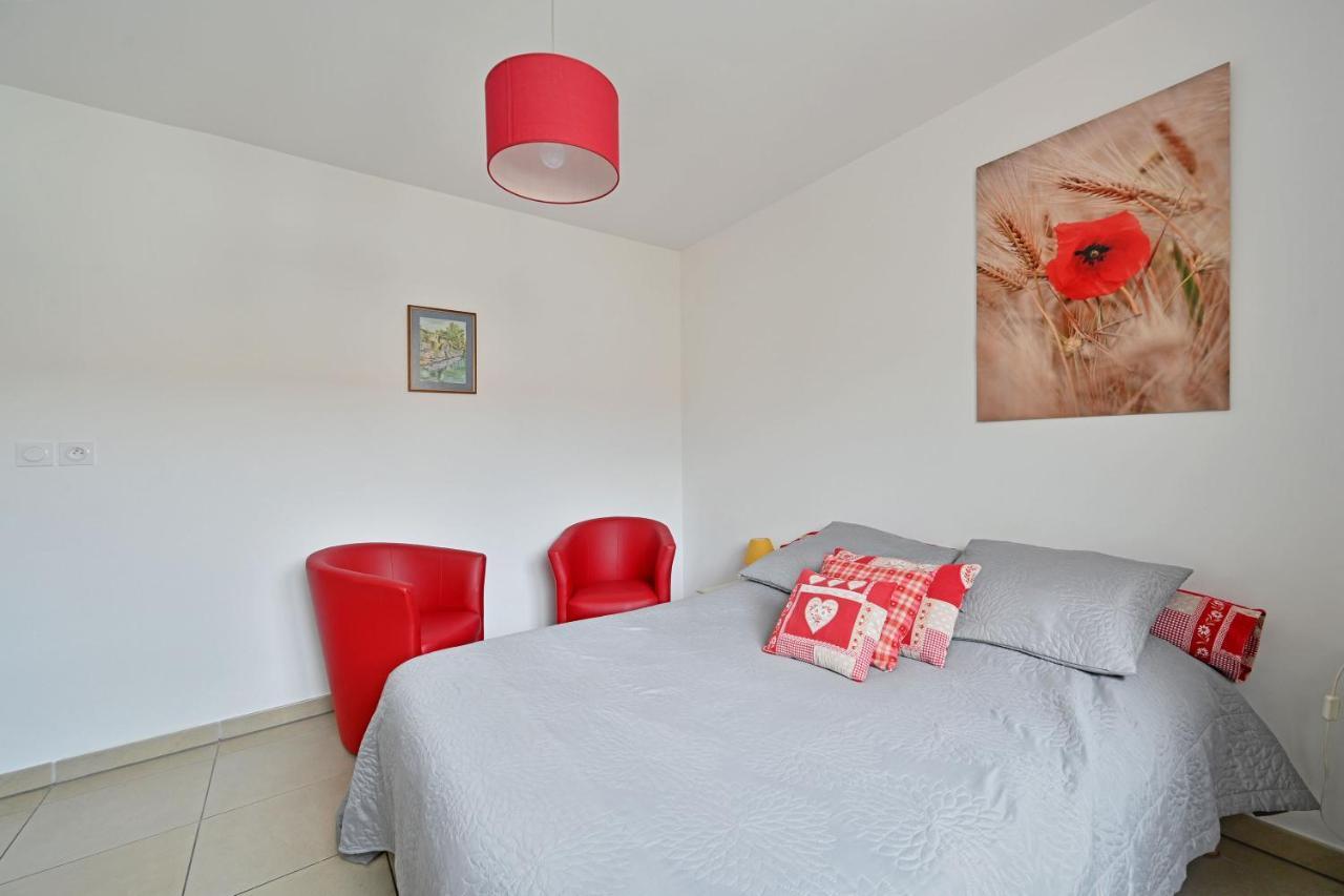 Ilot Coquelicot - Parking Gratuit Securise - Ac Clim - Ascenseur - Balcon Apartment LʼIsle-sur-la-Sorgue Екстериор снимка